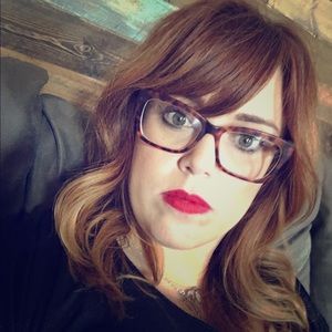 Meet your Posher, Melissa.